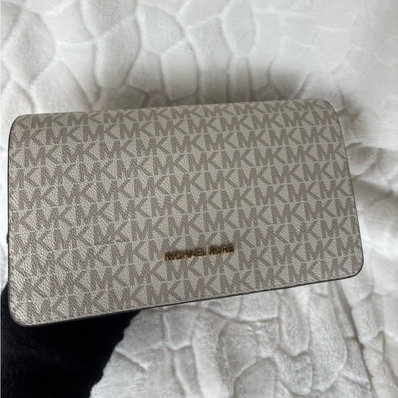 Michael Kors Jet Set Medium Signature Logo Crossbody Bag - Picture 11 of 12